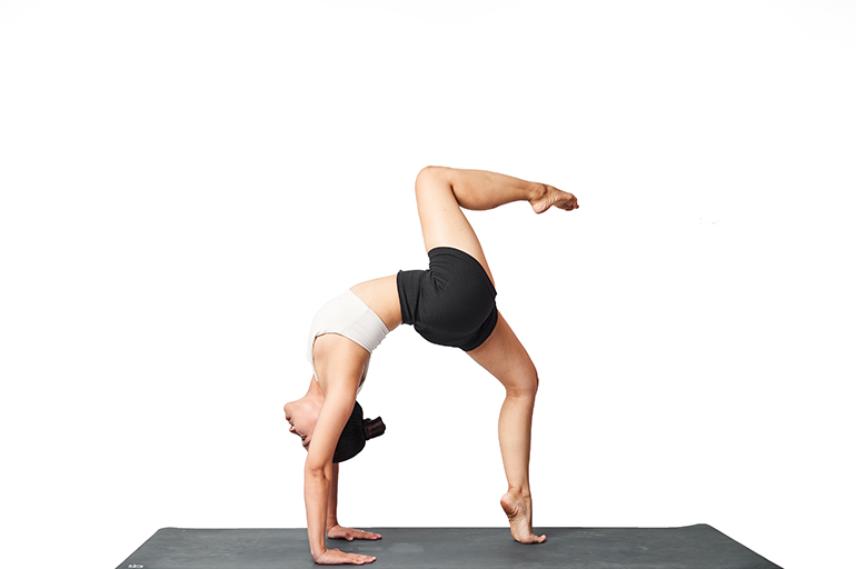 Balance Yoga Villa - Tư thế bánh xe nâng cao