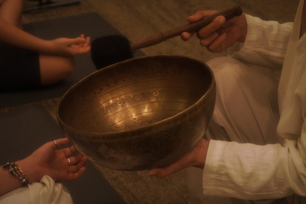 Balance-Yoga-Villa-van-hoa-doanh-nghiep-3-loi-ich-bat-ngo-khi-dua-yoga-thien-chuong-xoay-vao-goi-phuc-loi@2x@2x@2x@2x@2x