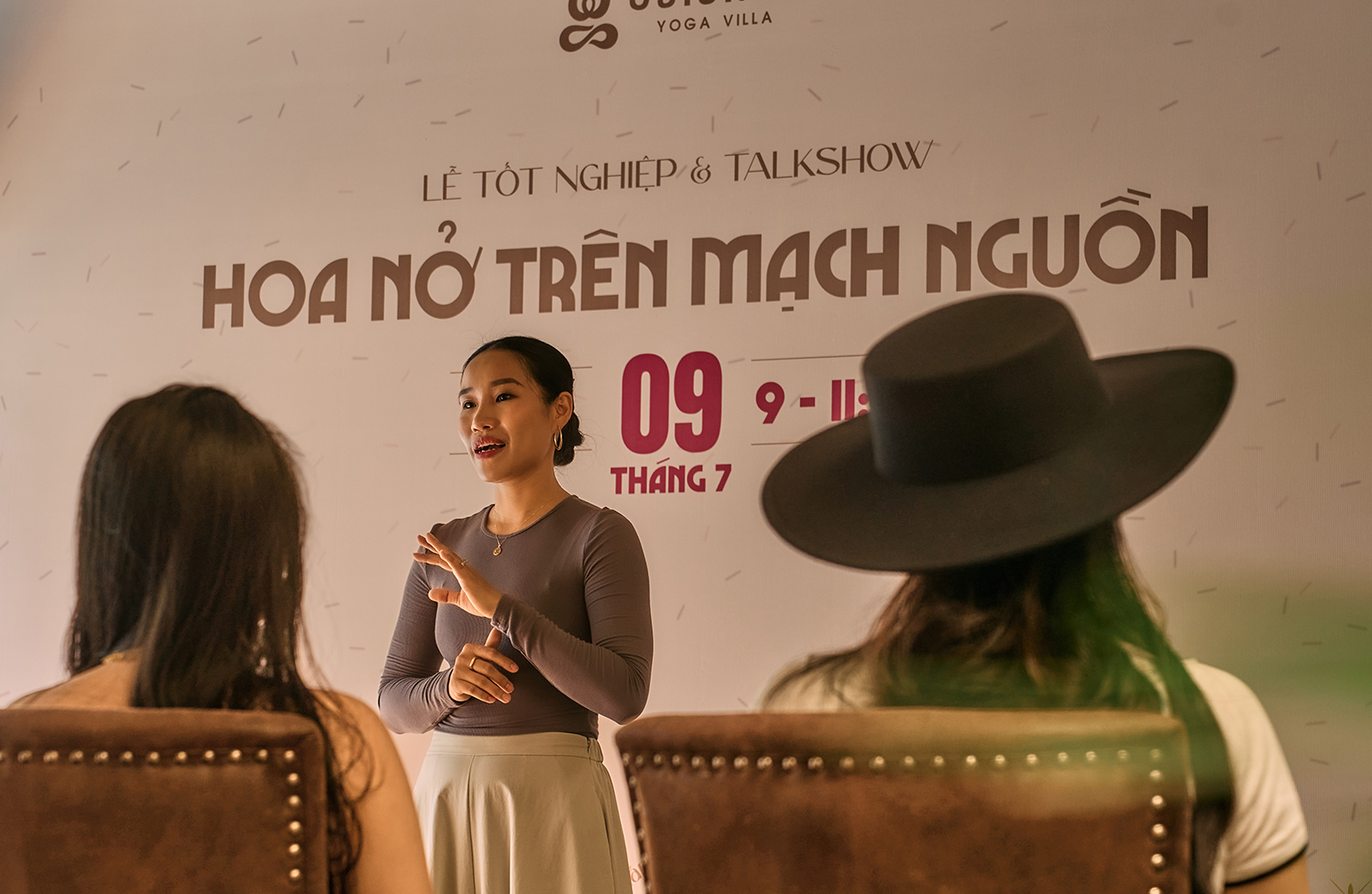 Balance-yoga-villa-le-tot-nghiep-khoa-huan-luyen-vien-yoga-talkshow-hoa-no-tren-mach-nguon