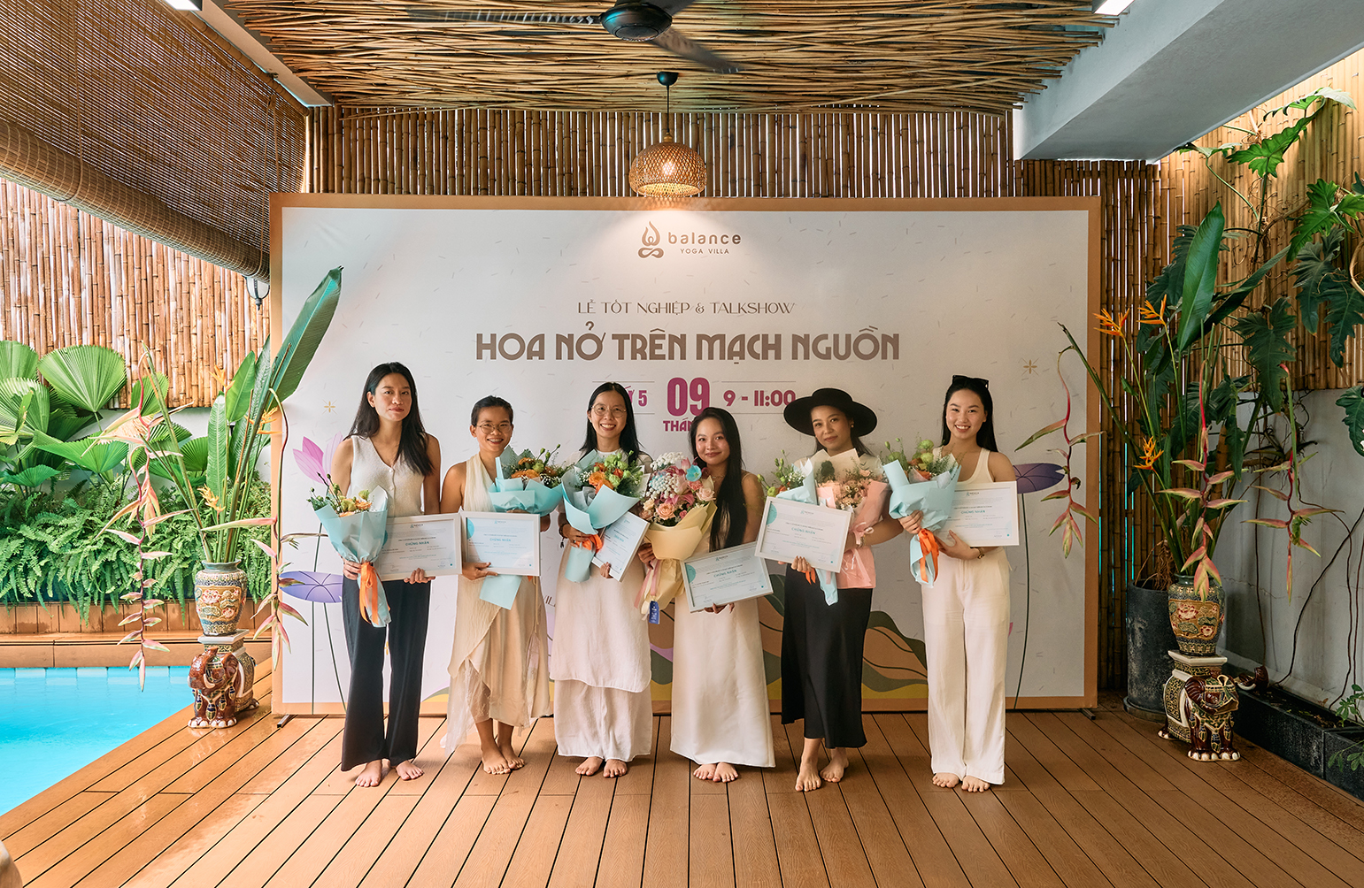 Balance-yoga-villa-le-tot-nghiep-khoa-huan-luyen-vien-yoga-talkshow-hoa-no-tren-mach-nguon