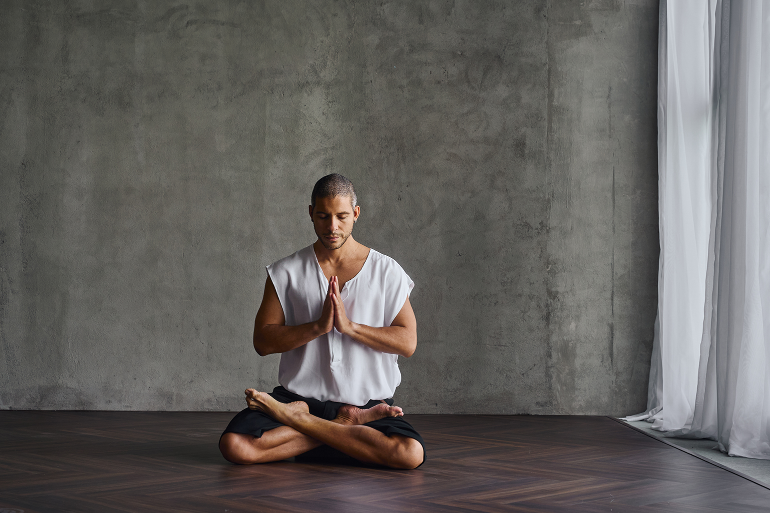 Balance-yoga-villa-yoga-nidra-giac-ngu-yogi@2x@2x@2x
